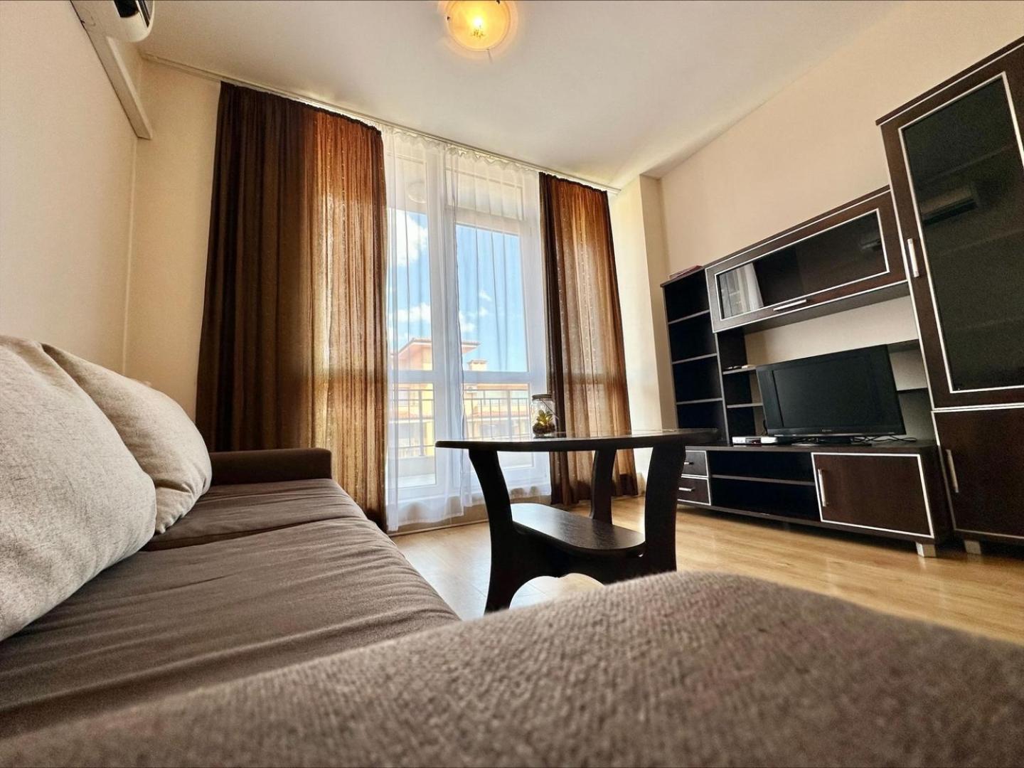Menada Luxor Apartament *