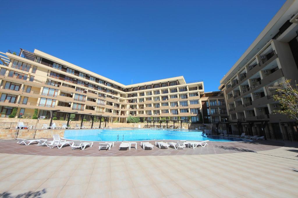 Menada Luxor *